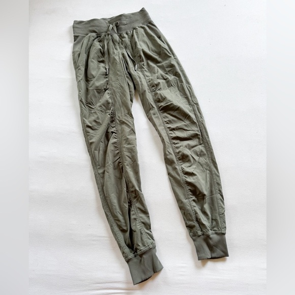 Lululemon Dance Studio Joggers size 0 - Picture 1 of 7